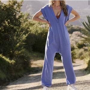 Free People Short Sleeve Hot Shot V-neck Violet Splender Sz LRG EUC E